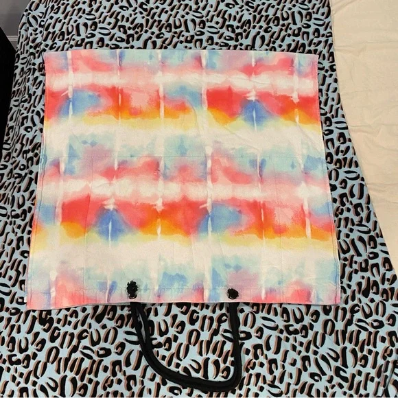 Victoria’s Secret PINK Packable Towel Tote - Picture 4 of 9